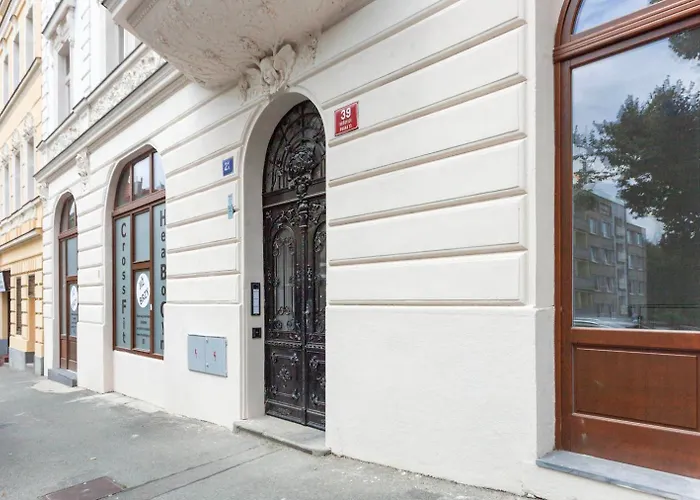 Blueground Rostovska Str Nr Park Foodie Area Prg-28 * Praha